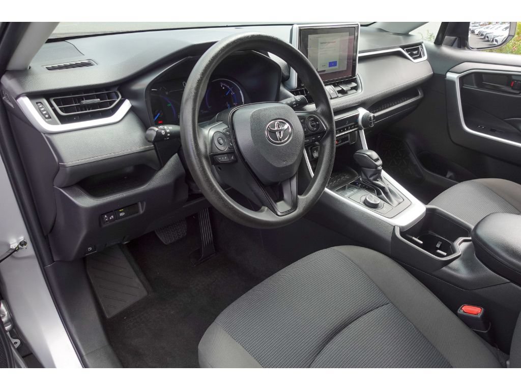 Certified 2023 Toyota RAV4 LE AWD/4WD image 9