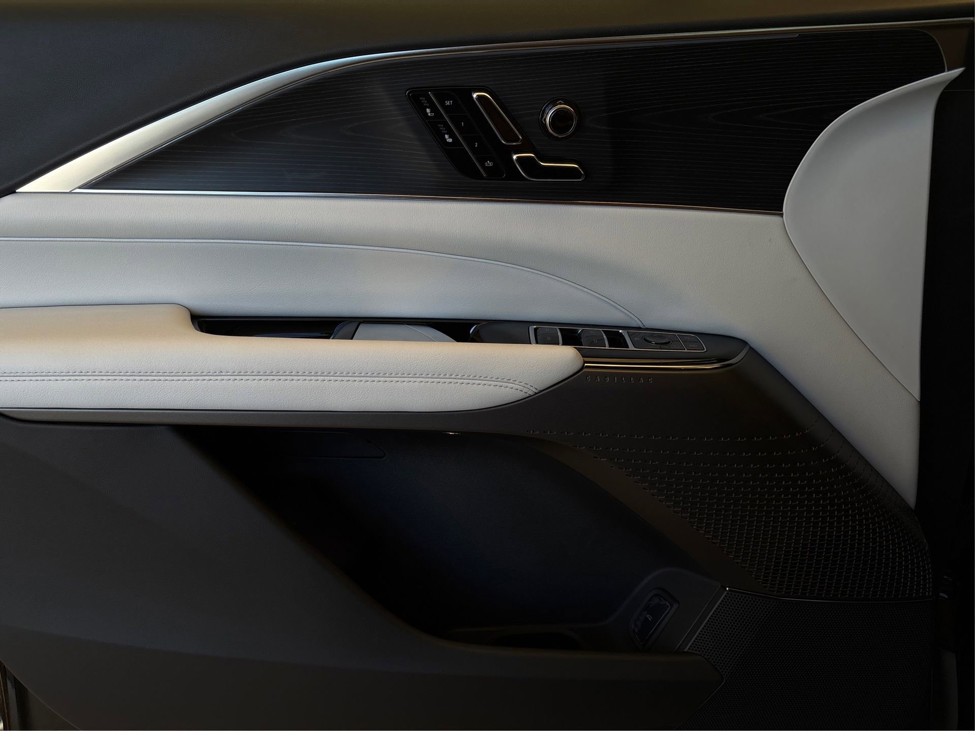 New 2026 Cadillac Lyriq Luxury image 21