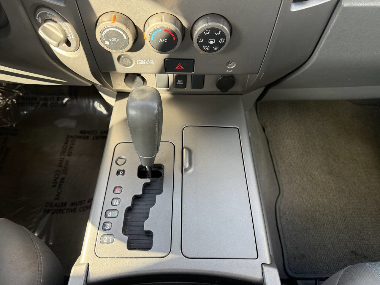 Used 2006 Nissan Titan SE image 17