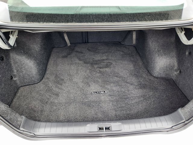 Used 2017 Nissan Altima 3.5 SL w/ 3.5SL Technology Package image 6