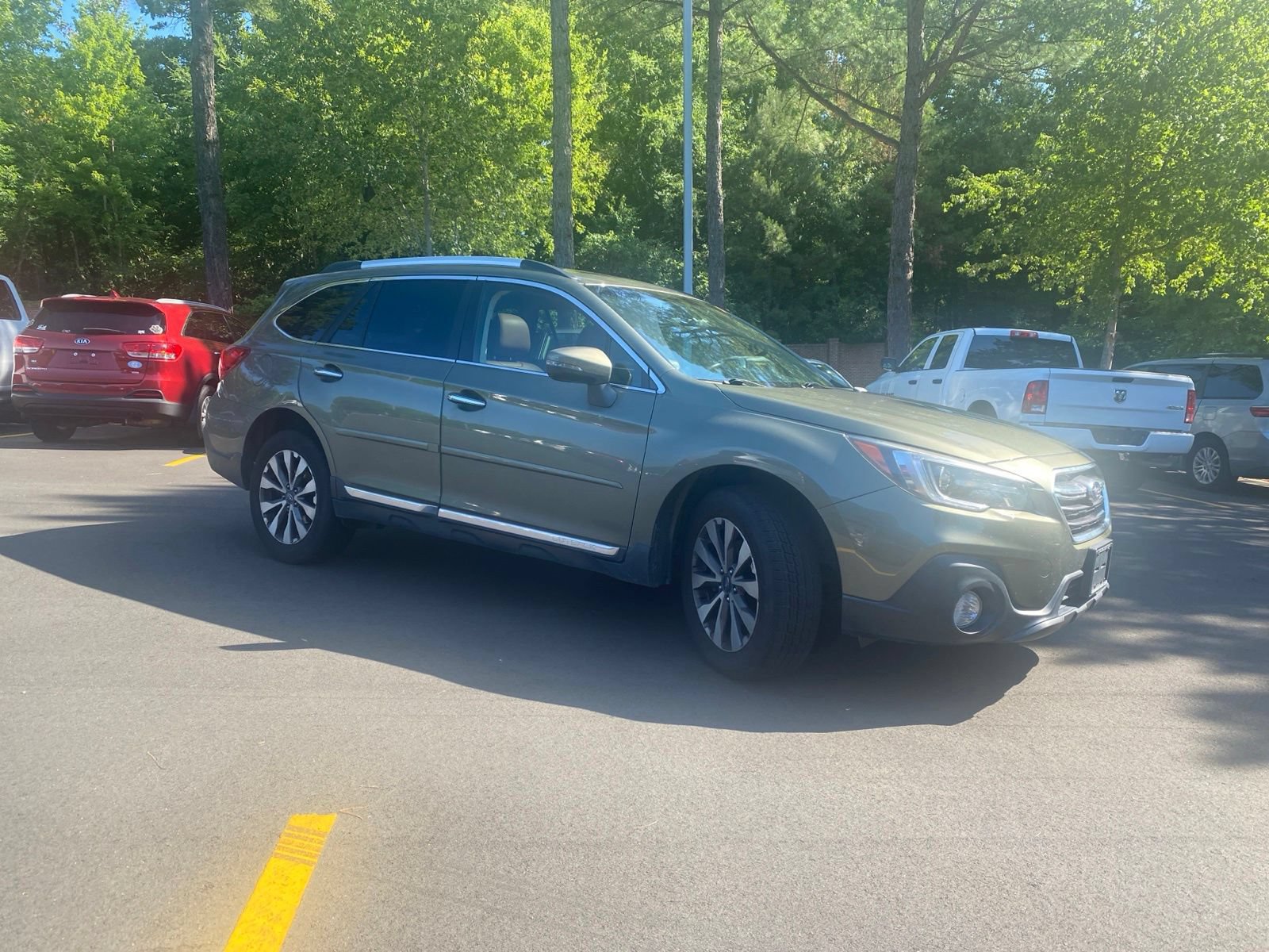 Used 2019 Subaru Outback 3.6R Touring AWD/4WD image 17