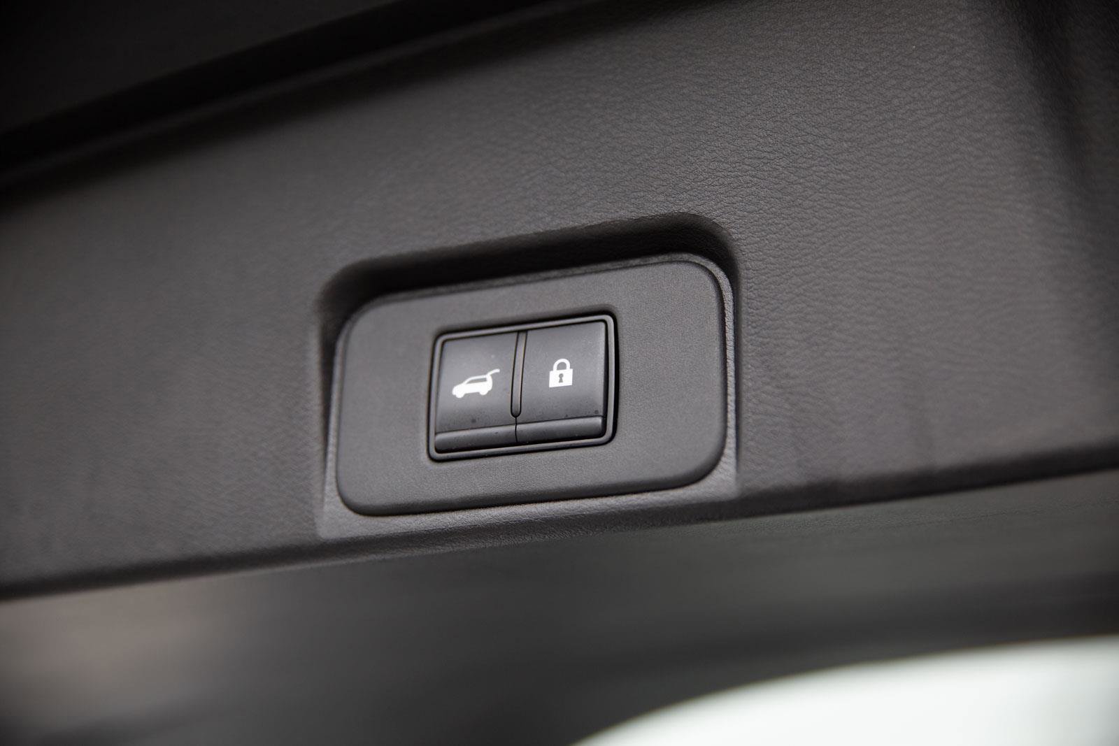 Used 2025 Nissan Rogue SV AWD/4WD image 25