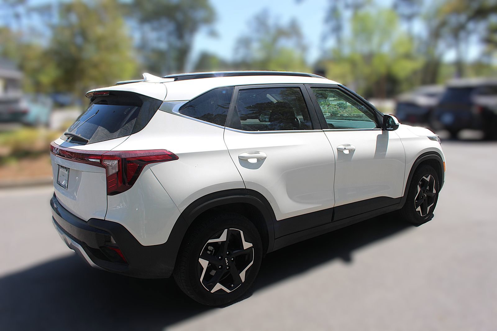 Certified 2025 Kia Seltos EX w/ EX Sunroof Package image 9