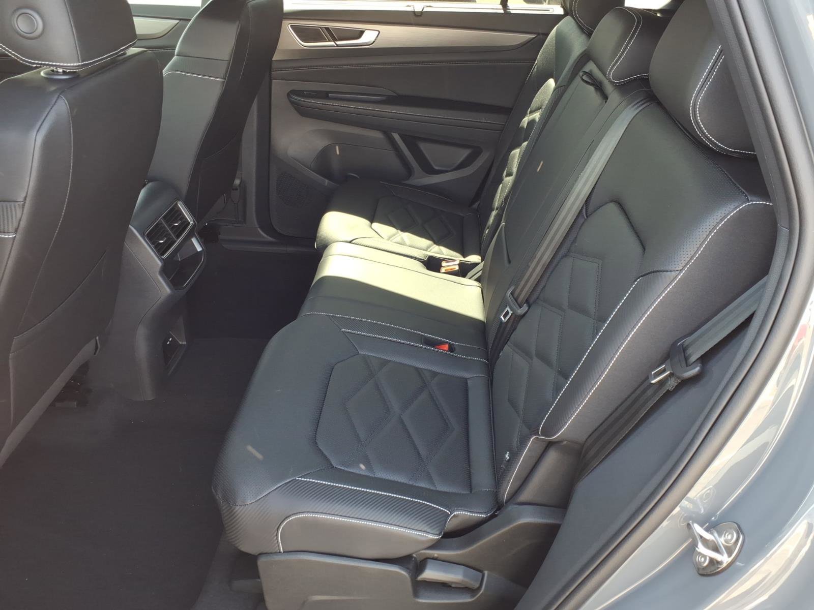 New 2026 Volkswagen Atlas Cross Sport SE image 14