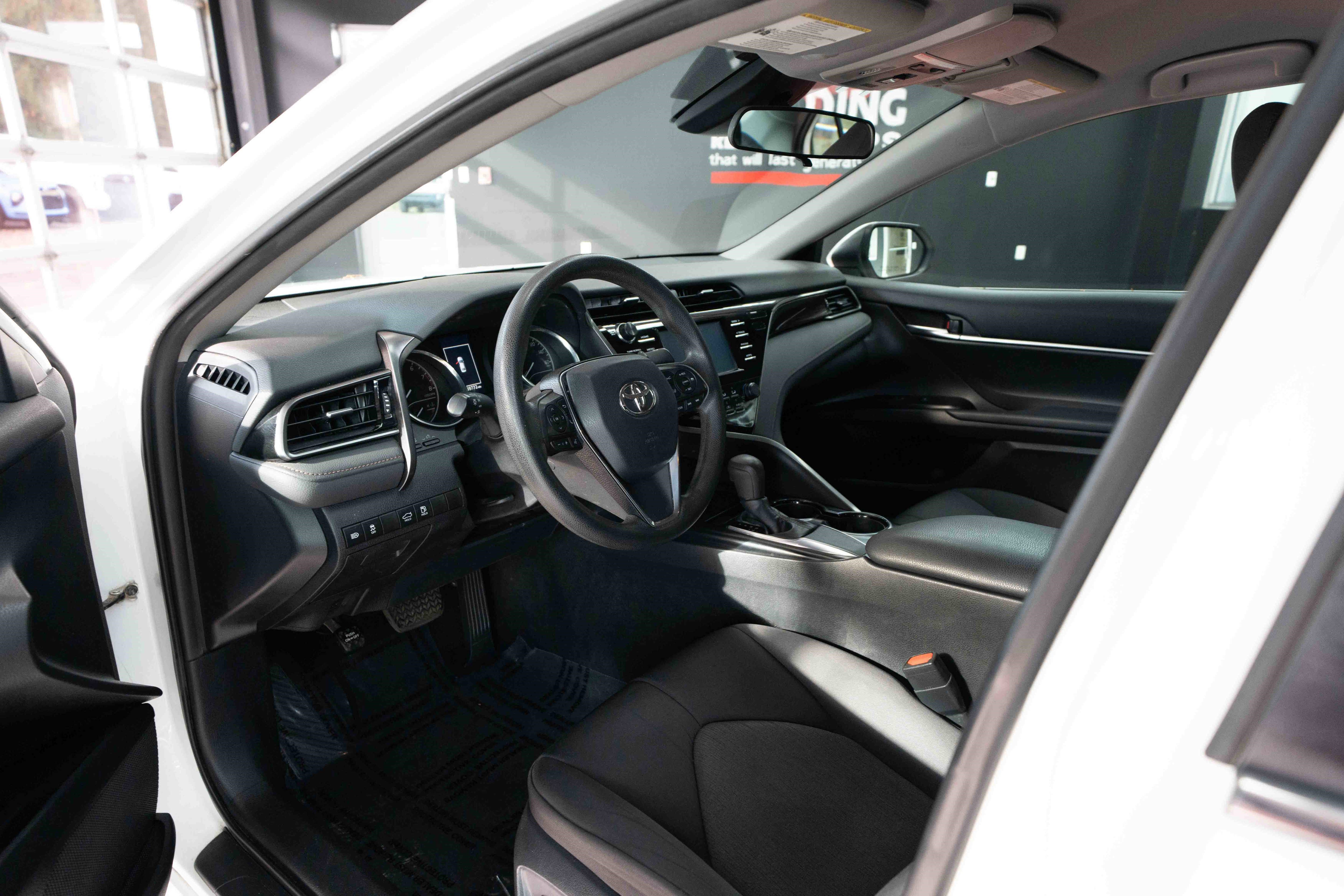 Used 2019 Toyota Camry LE image 8