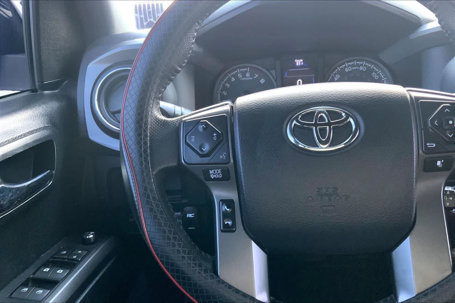 Used 2017 Toyota Tacoma TRD Pro AWD/4WD image 24