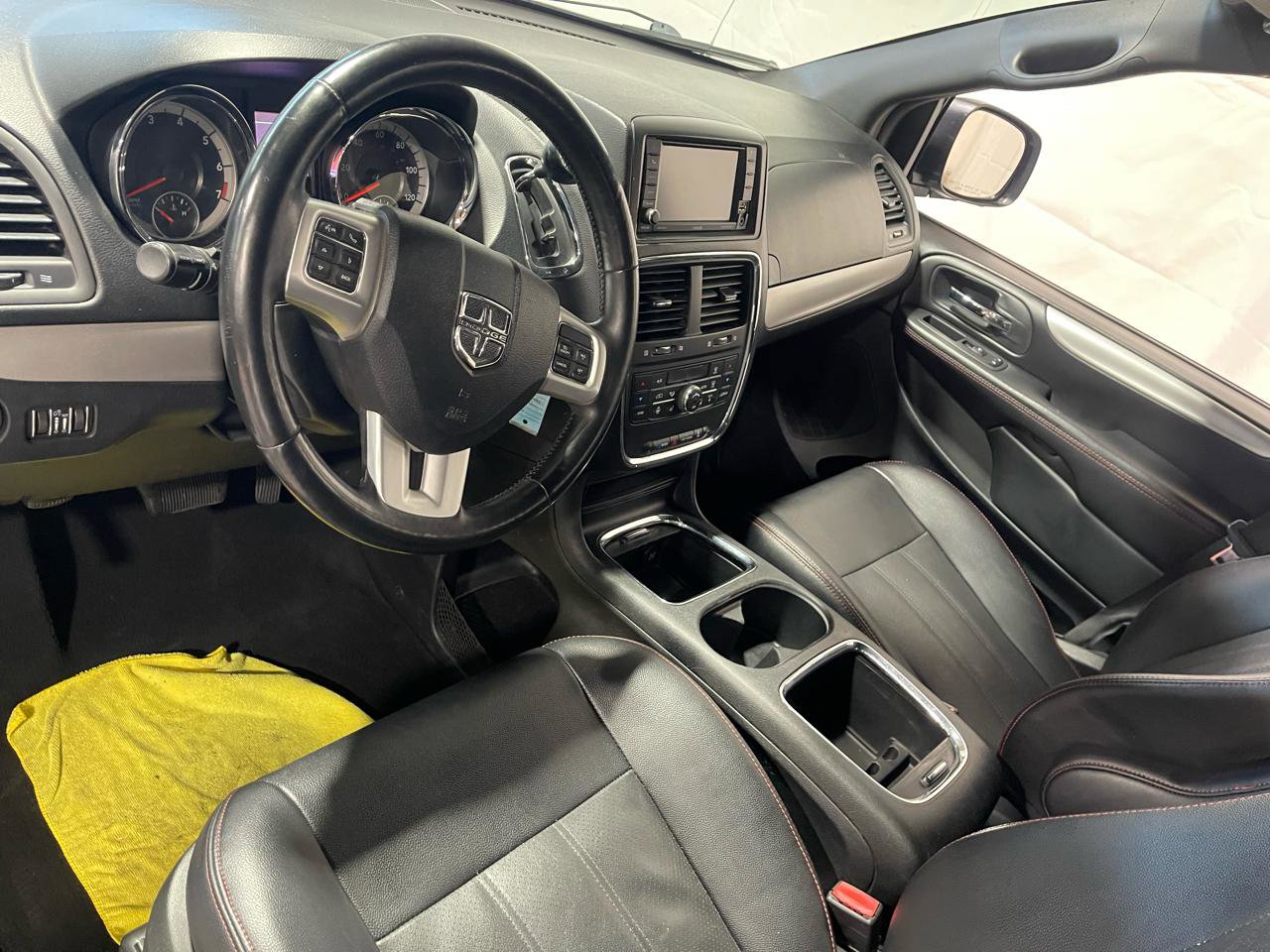 Used 2017 Dodge Grand Caravan GT FWD image 23