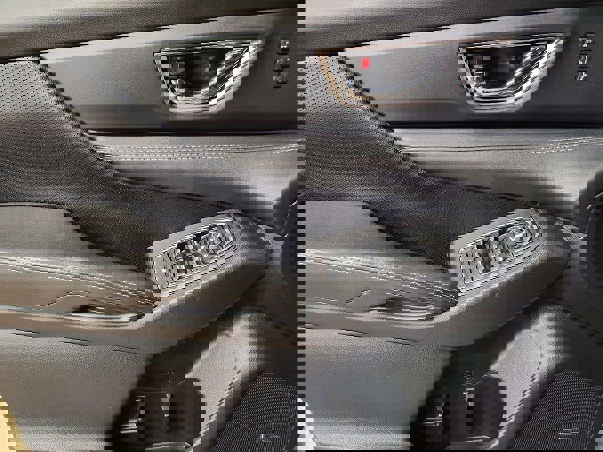 Used 2023 Subaru Ascent Limited w/ Technology Package image 43