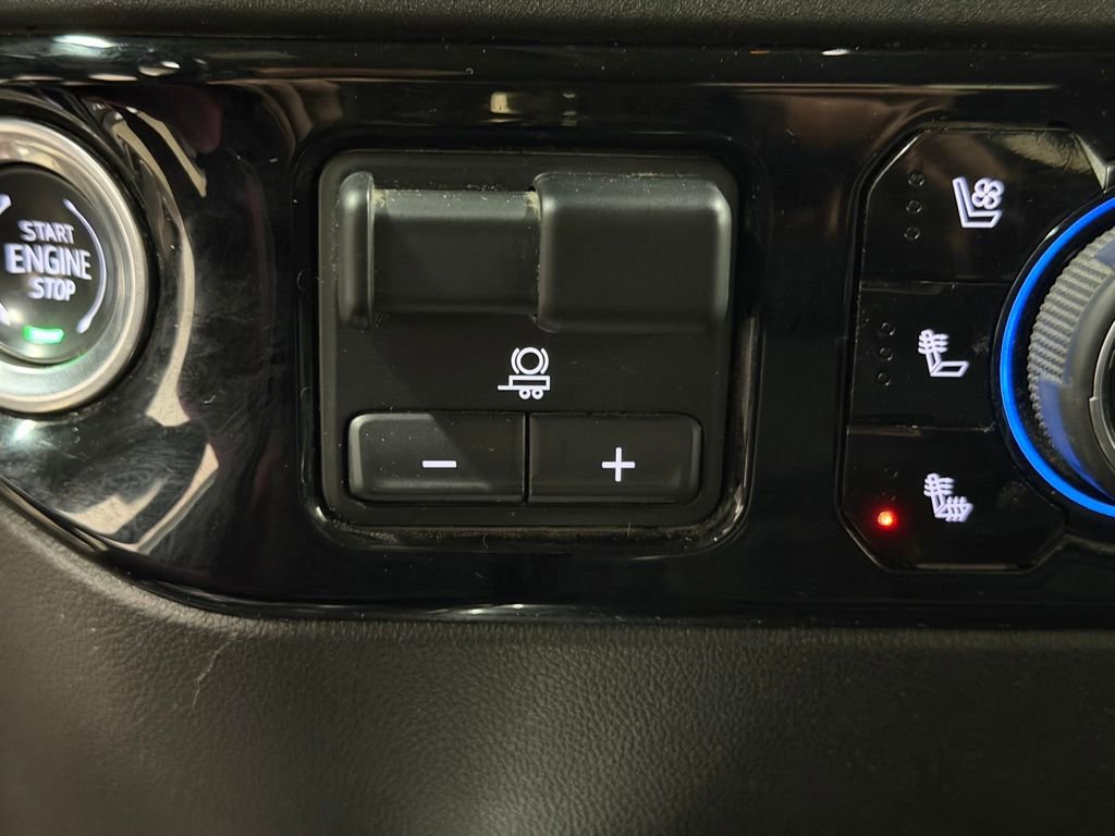 Certified 2024 Chevrolet Silverado 2500 LTZ w/ LTZ Convenience Package AWD/4WD image 43