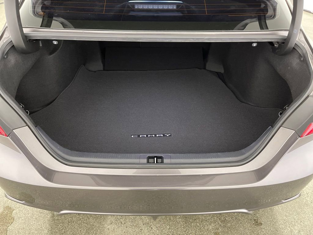 Used 2023 Toyota Camry SE image 10