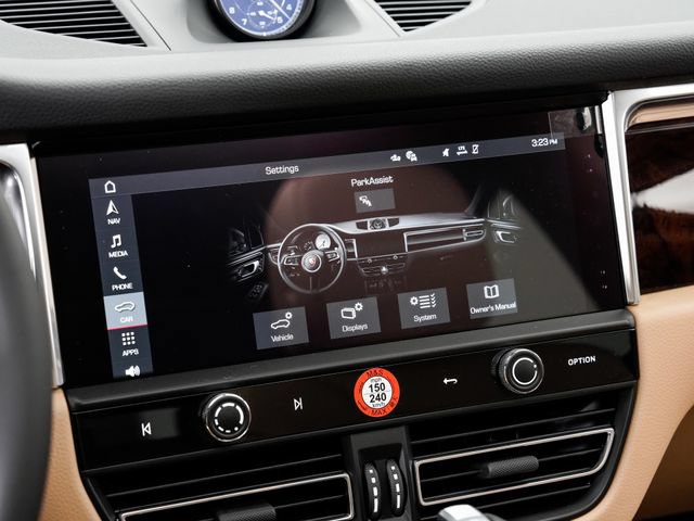 Certified 2026 Porsche Macan AWD/4WD image 18
