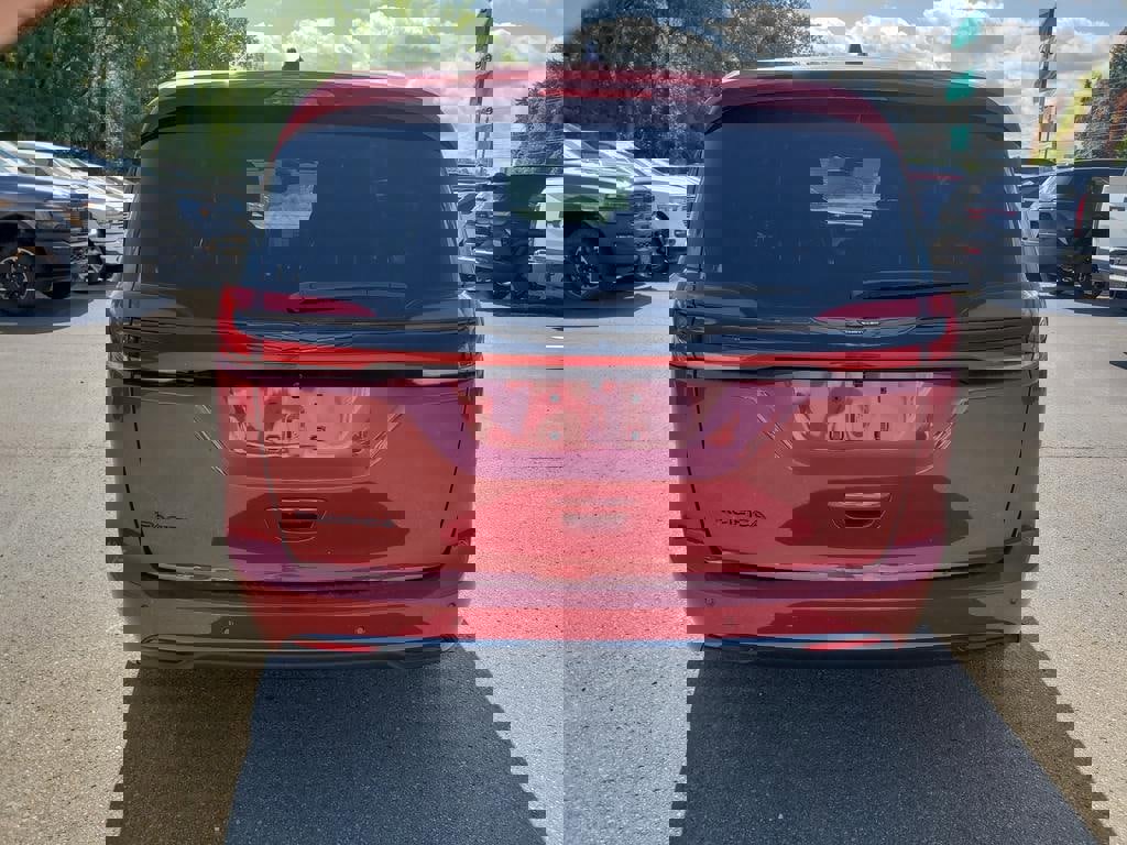 New 2026 Chrysler Pacifica Select image 6