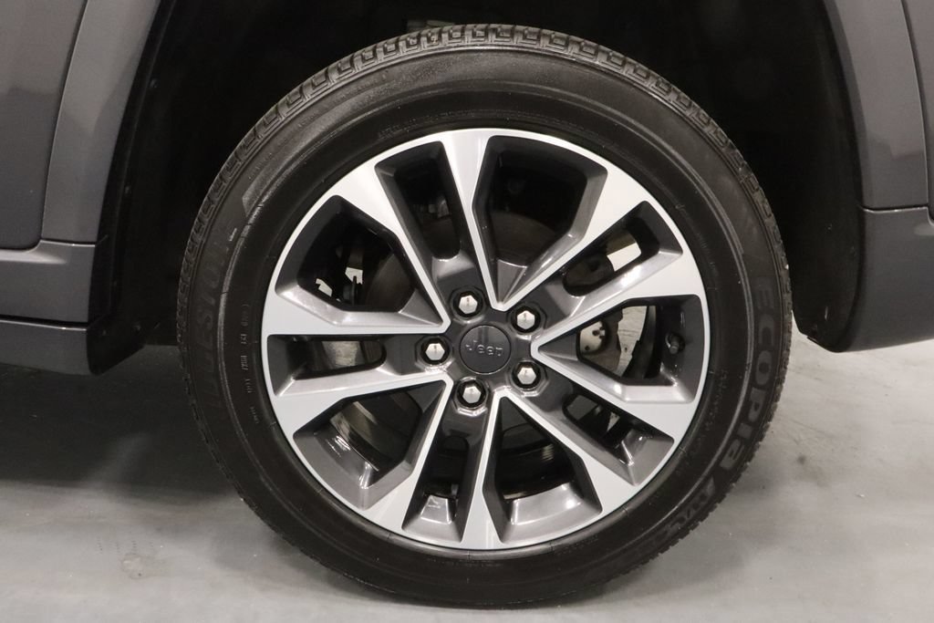 Certified 2023 Jeep Grand Cherokee Overland AWD/4WD image 28