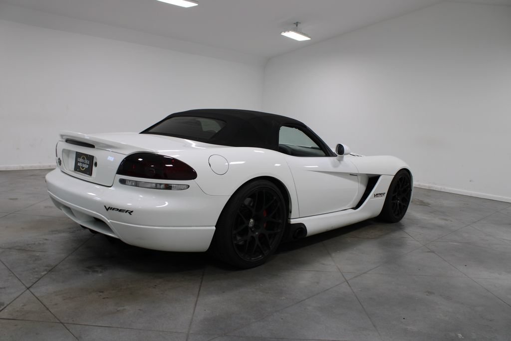 Used 2004 Dodge Viper SRT-10 RWD image 9