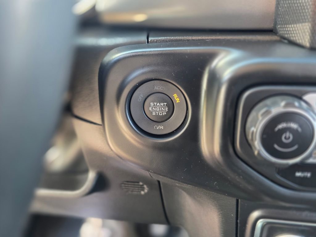 Used 2023 Jeep Wrangler Unlimited image 32