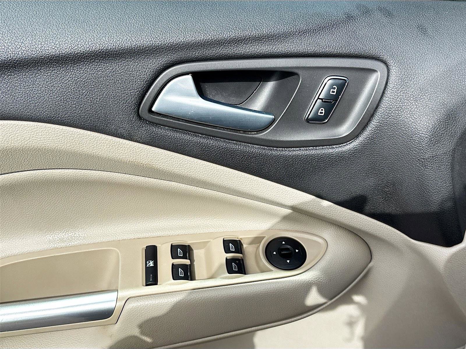 Used 2013 Ford Escape SE image 16