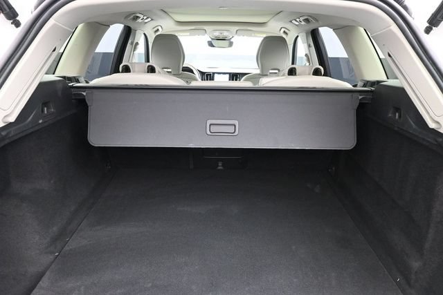 Used 2023 Volvo XC60 B5 Plus w/ Climate Package AWD/4WD image 30