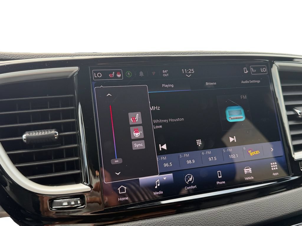 Used 2025 Chrysler Pacifica Select FWD image 16