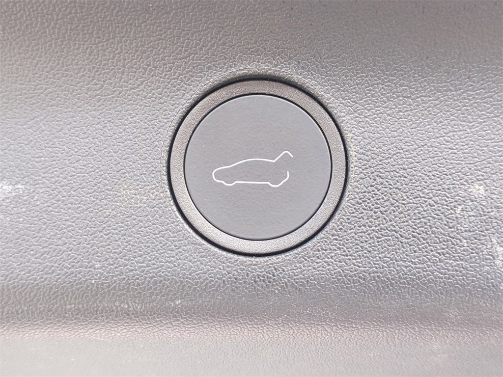 Used 2023 Tesla Model Y Performance image 14