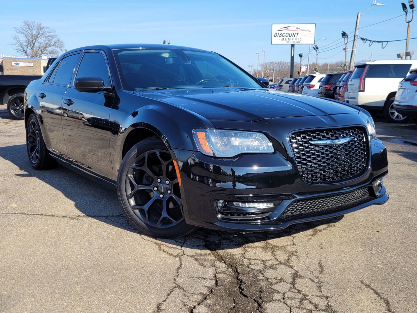 Used 2019 Chrysler 300 Touring w/ Sport Appearance Package image 13