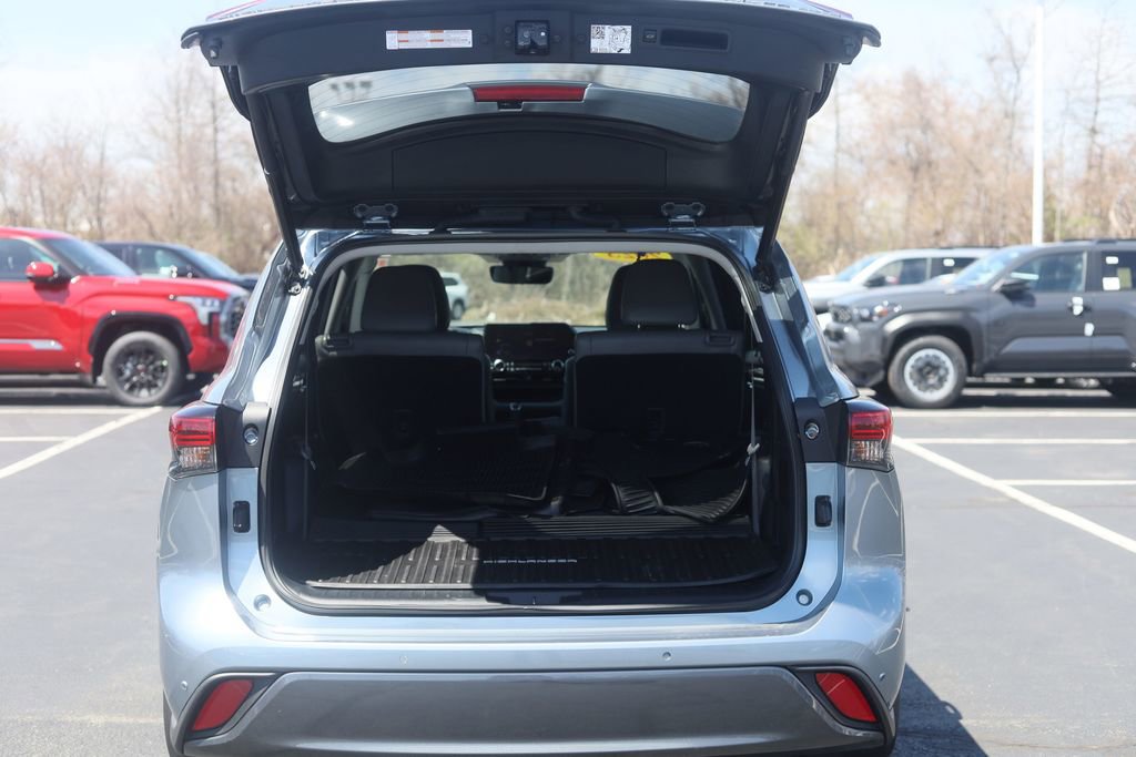 Used 2023 Toyota Highlander Limited AWD/4WD image 33