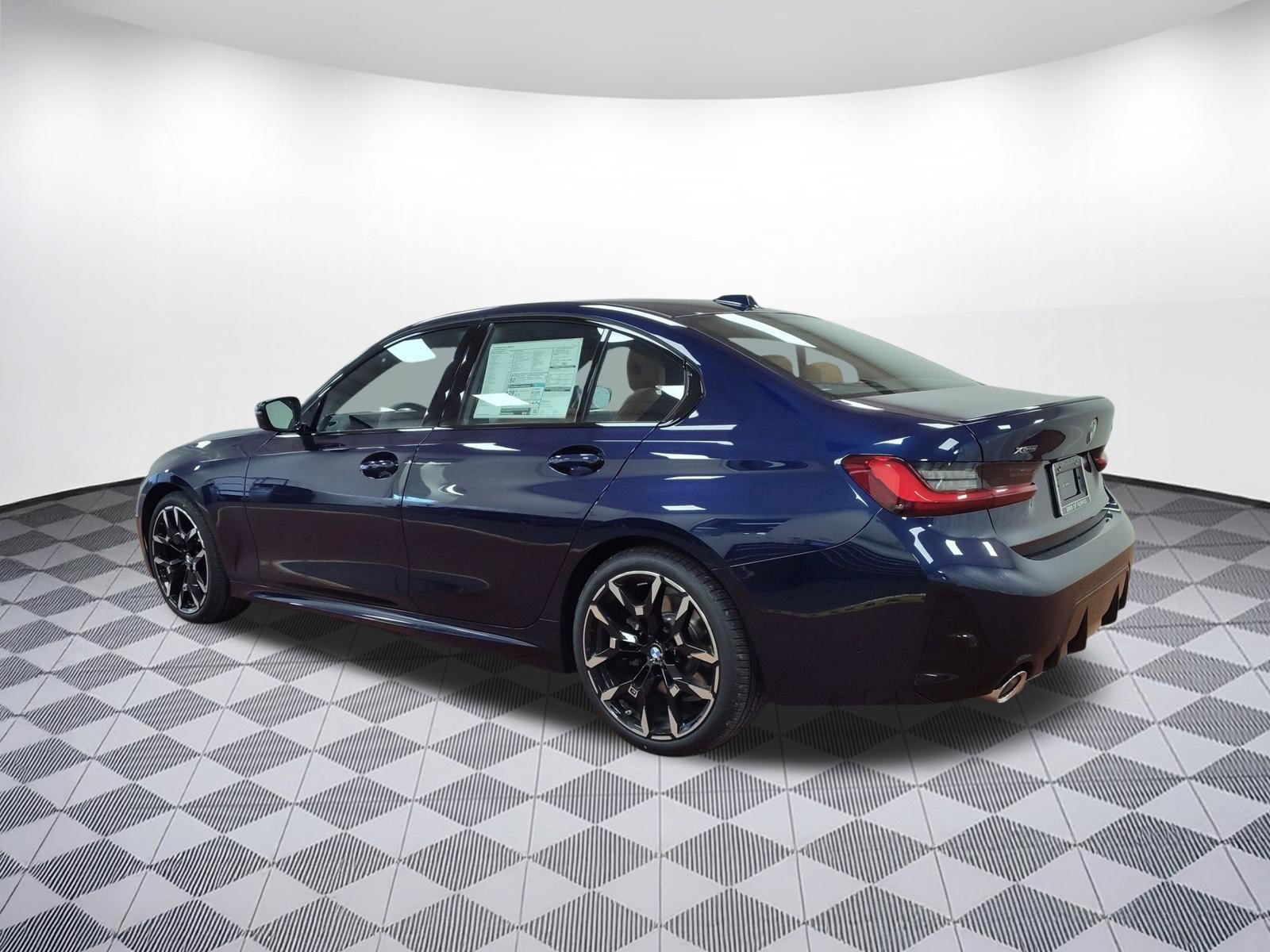Used 2026 BMW 330i xDrive Sedan w/ M Sport Package AWD/4WD image 3