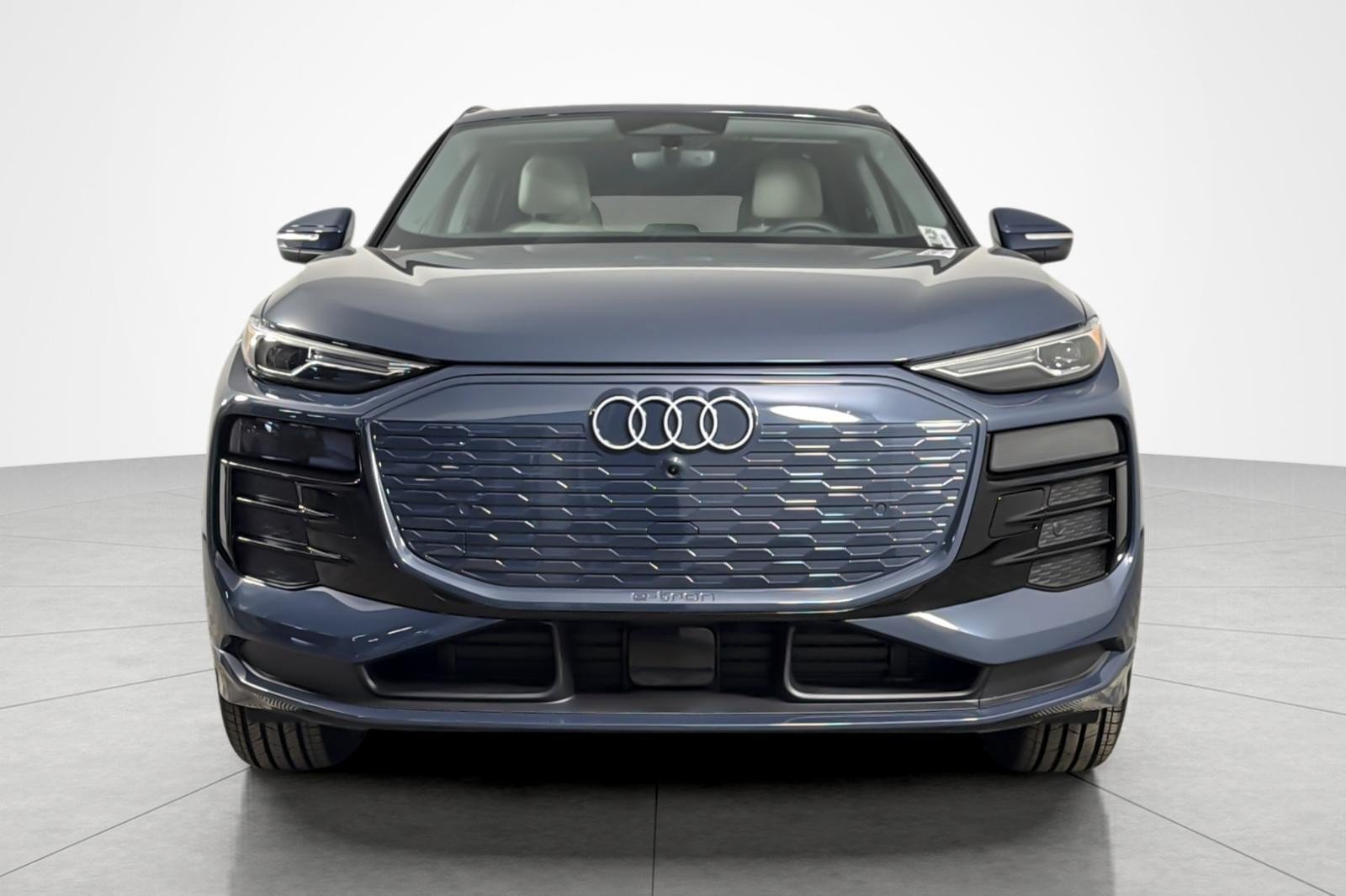 Used 2025 Audi Q6 e-tron Premium AWD/4WD image 8