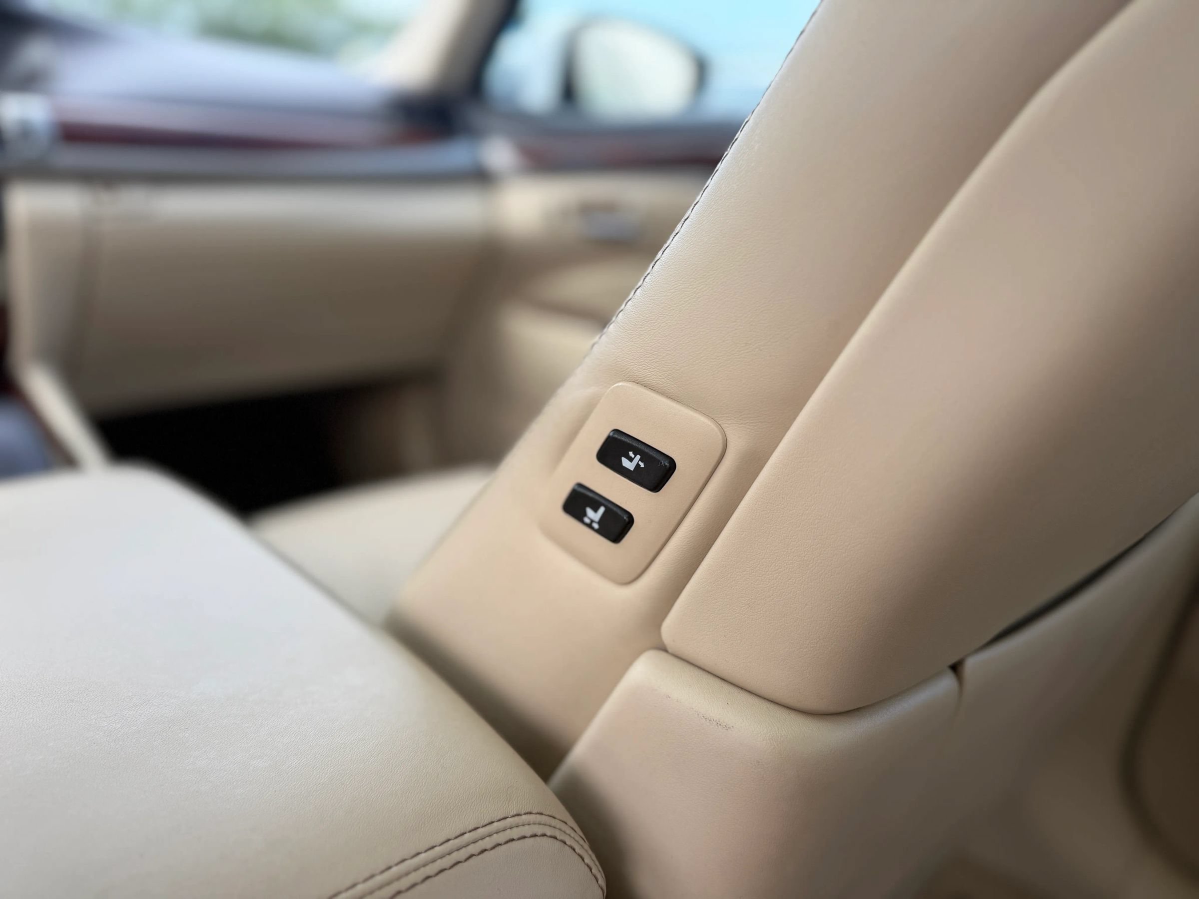 Used 2014 Lexus LS 460 L RWD image 20
