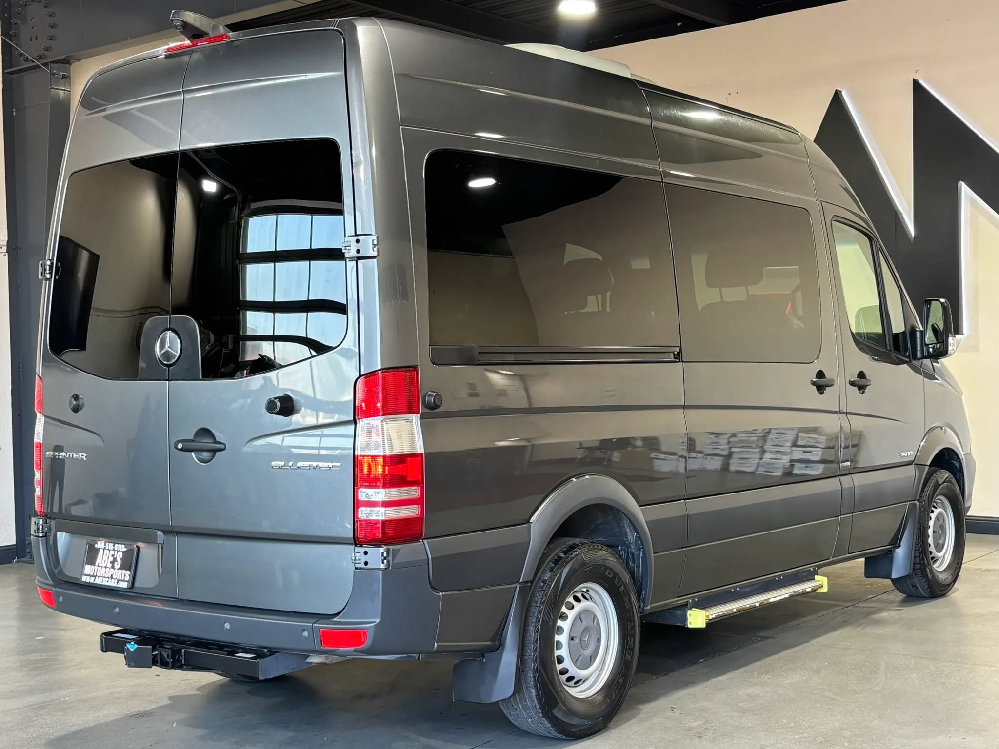 Used 2014 Mercedes-Benz Sprinter 2500 image 4