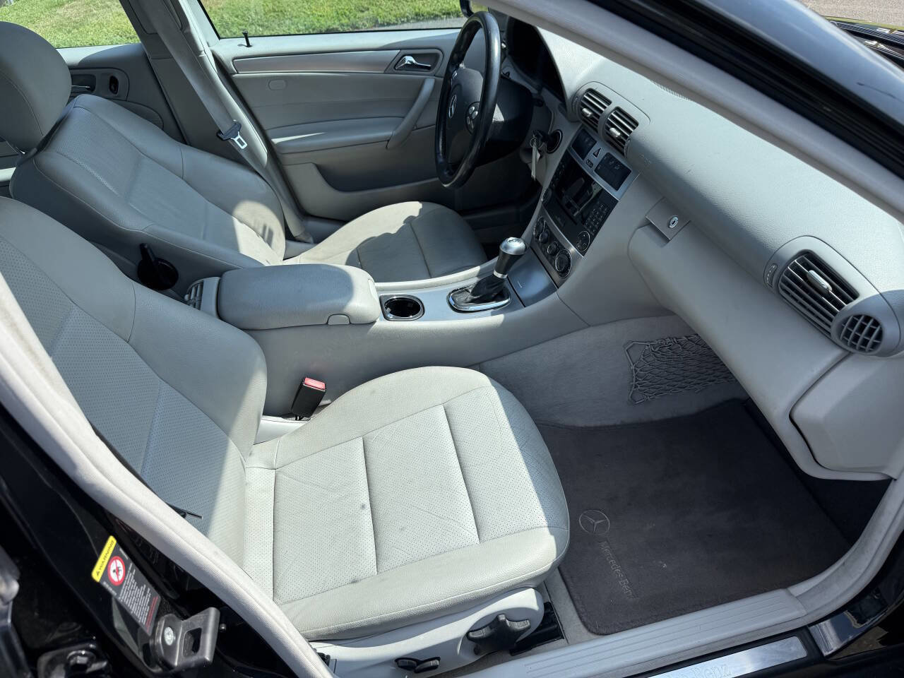 Used 2006 Mercedes-Benz C 230 Sedan w/ Sunroof Pkg image 17