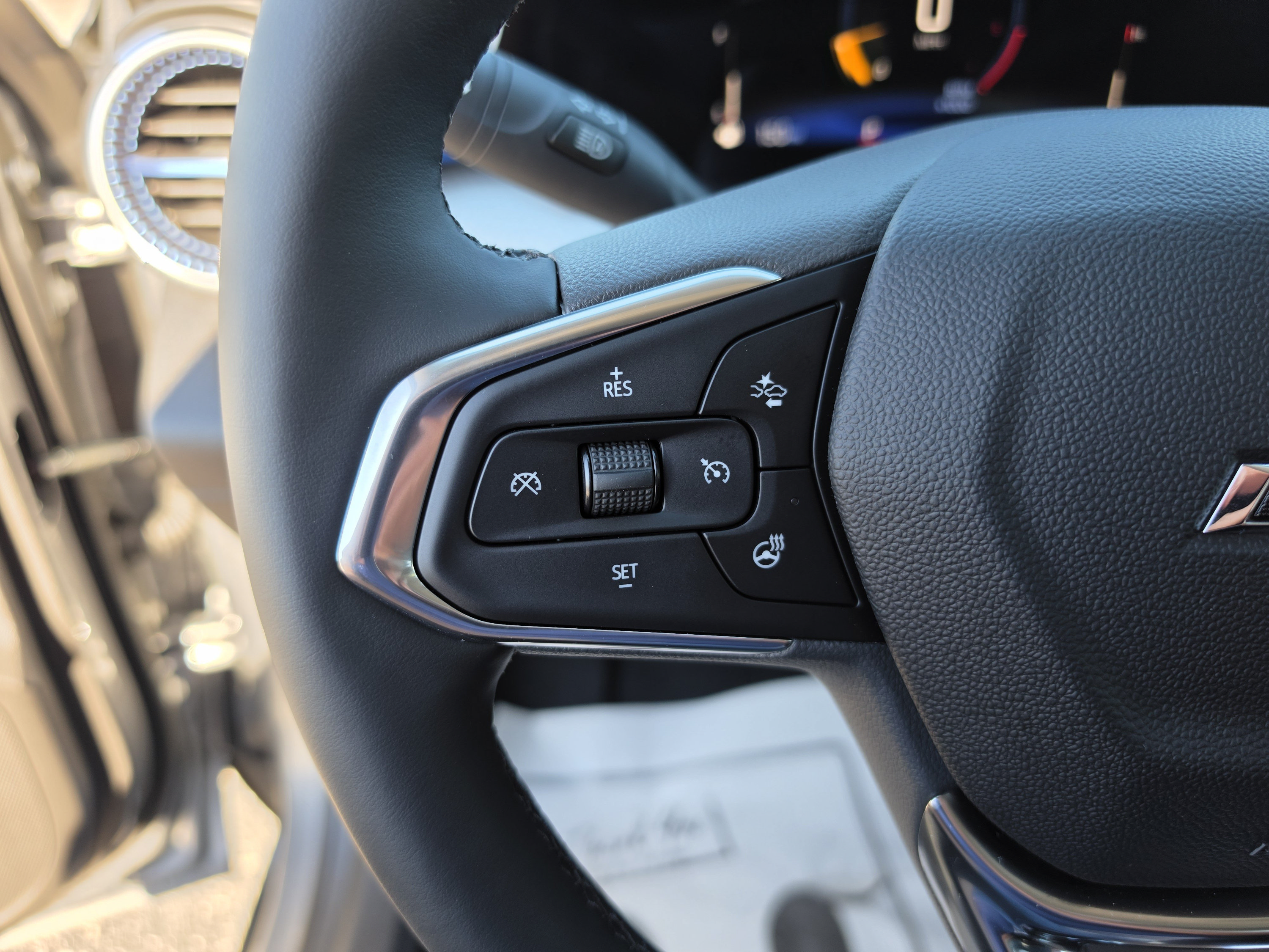 New 2026 Chevrolet Trax LT w/ Driver Confidence Package FWD image 32
