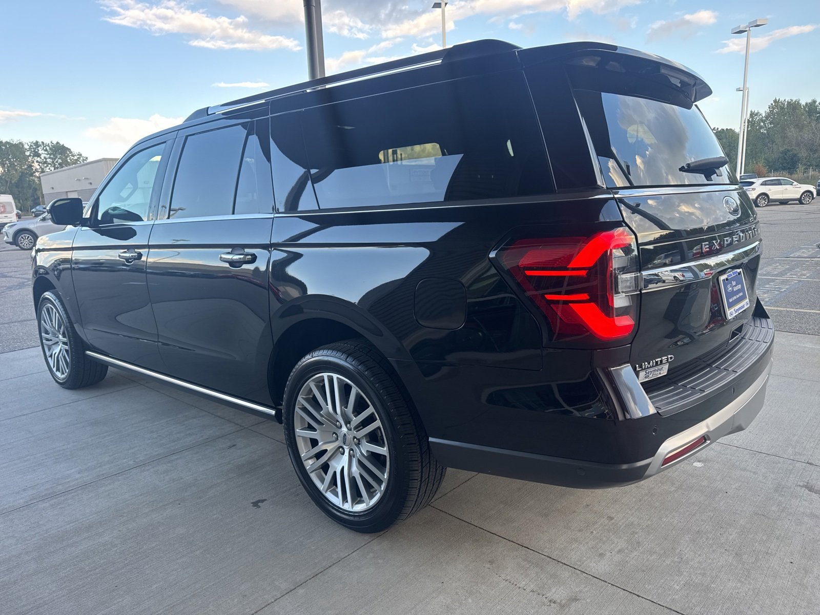 Certified 2022 Ford Expedition Max Limited image 5