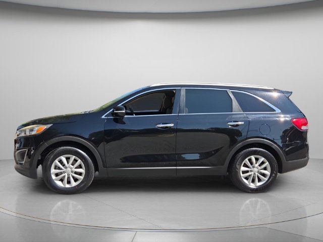 Used 2017 Kia Sorento FWD w/ LX Convenience Package image 3