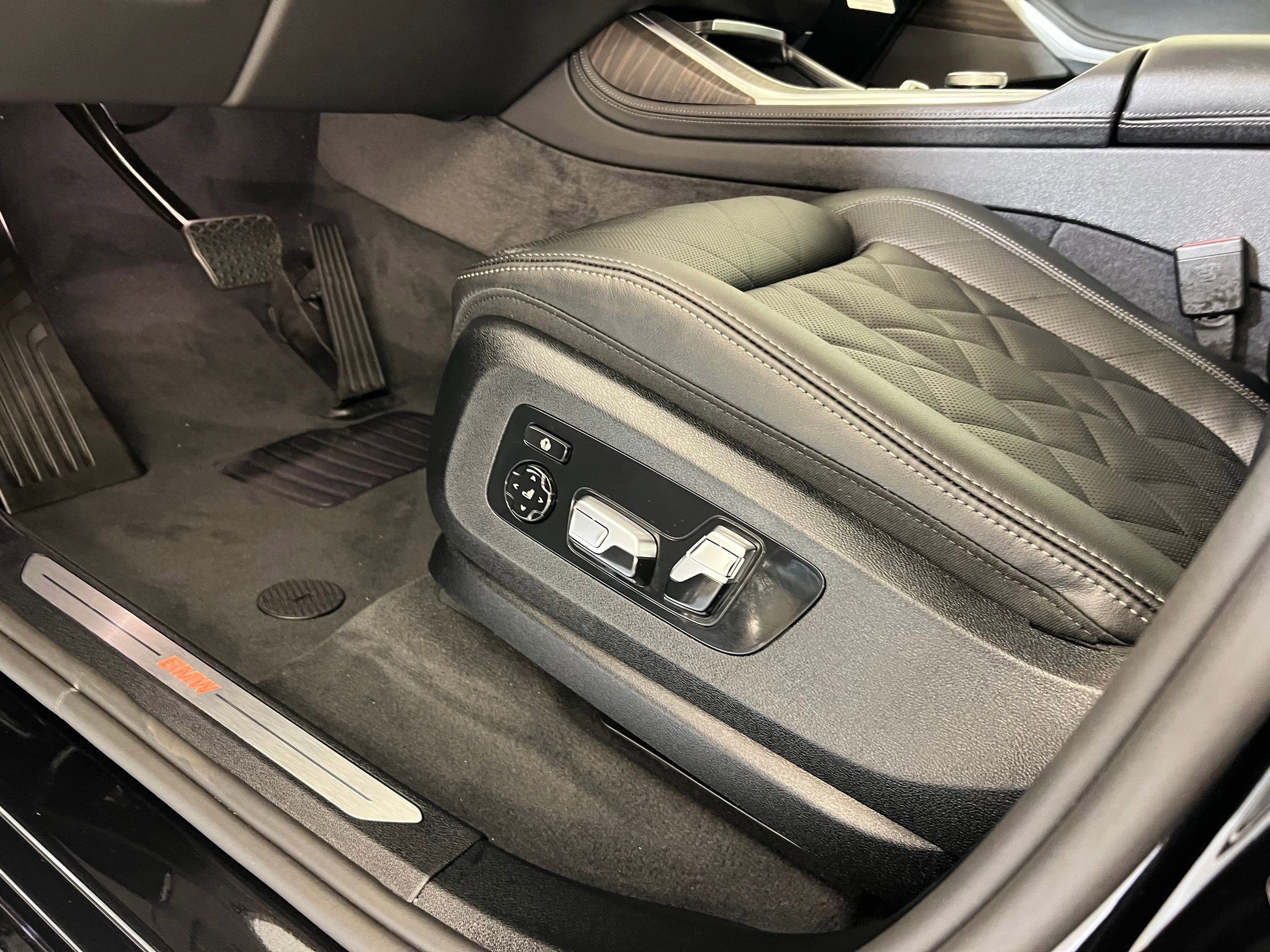 Used 2026 BMW X7 xDrive40i image 13