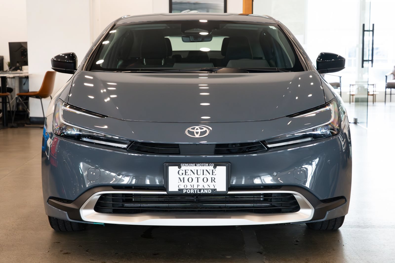 Used 2024 Toyota Prius Prime FWD image 2