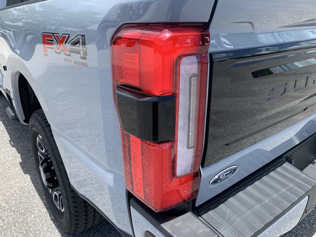 New 2025 Ford F350 Platinum w/ FX4 Off-Road Package image 10