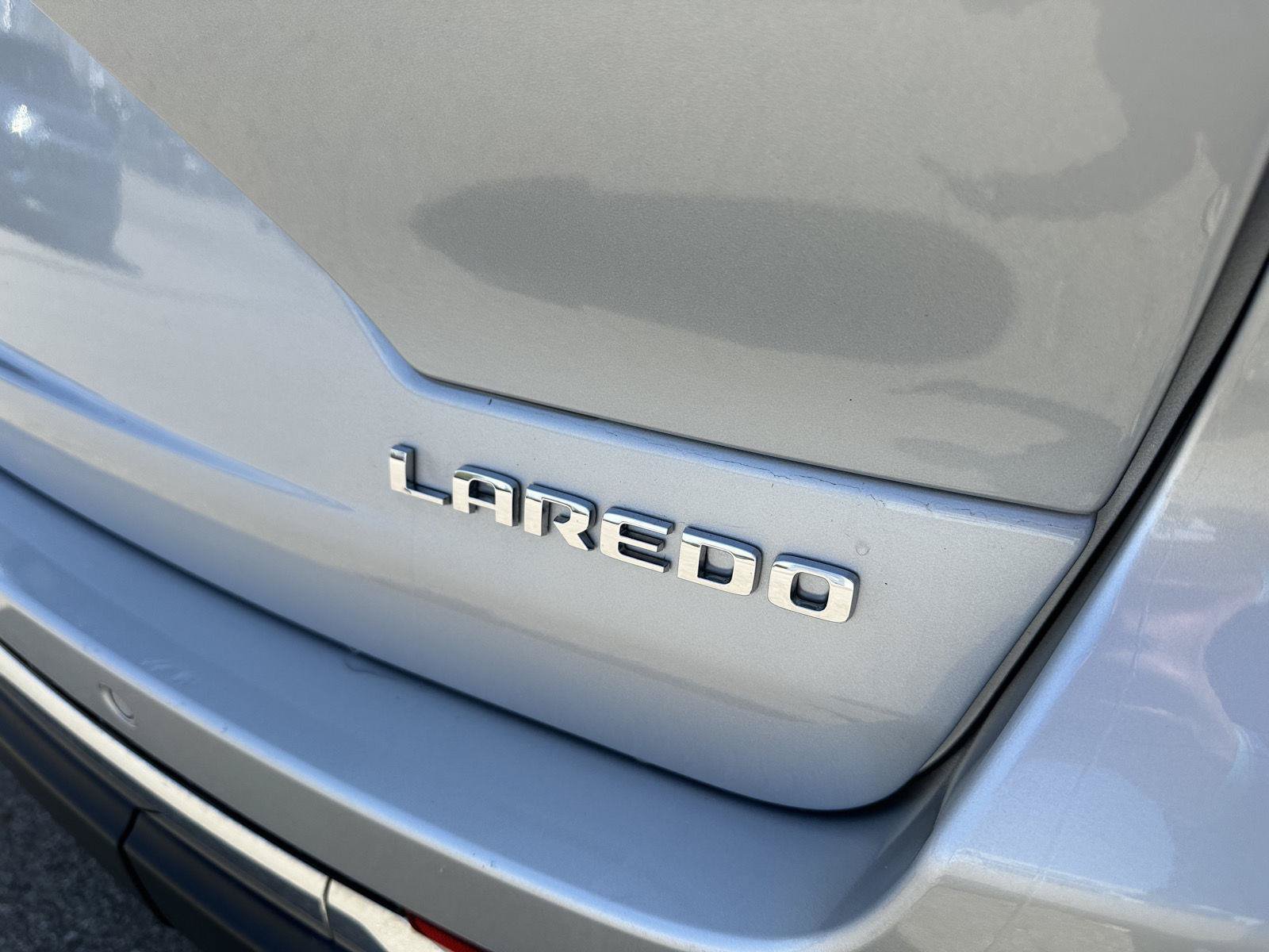 Used 2023 Jeep Grand Cherokee Laredo AWD/4WD image 6