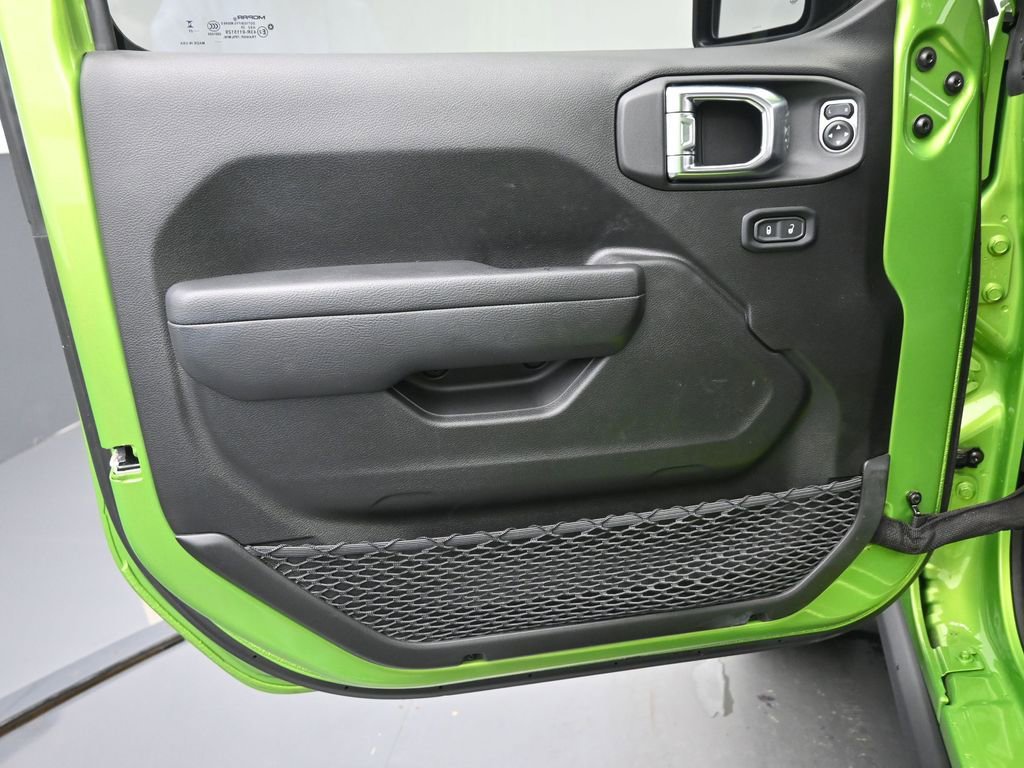 Used 2025 Jeep Gladiator Mojave w/ Safety Group image 12