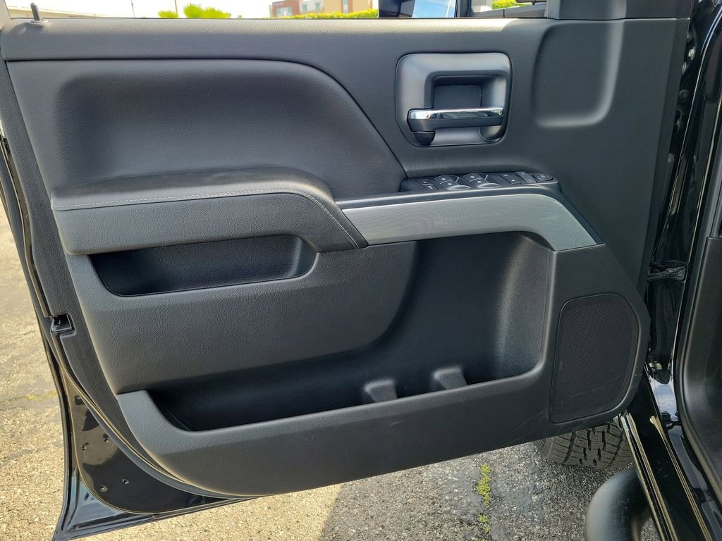 Used 2019 Chevrolet Silverado 2500 LT w/ Midnight Edition image 19