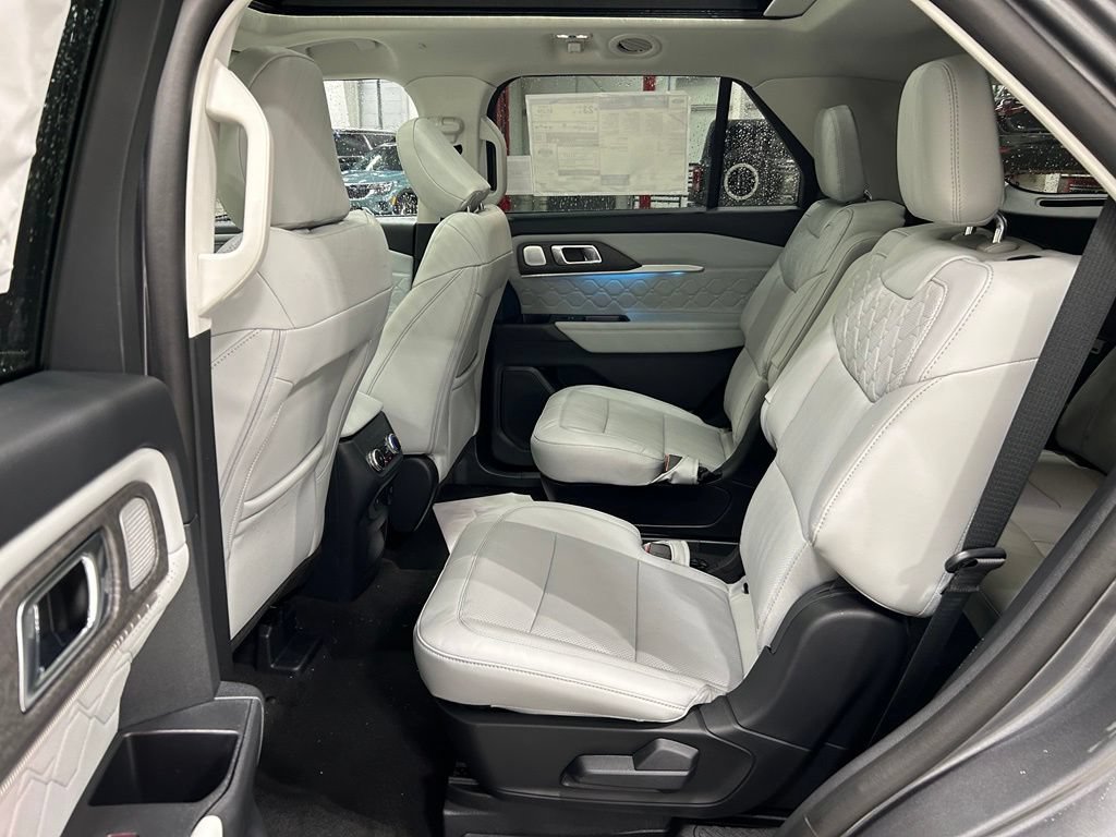 New 2026 Ford Explorer Platinum w/ LUX Leather Package AWD/4WD image 31