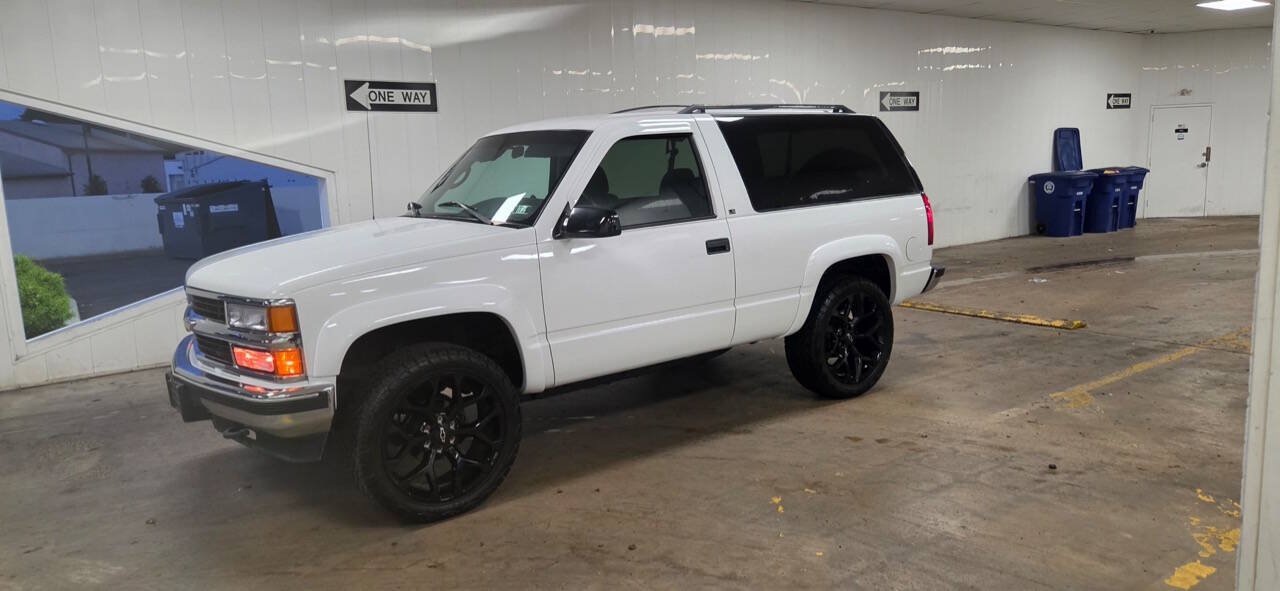 Used 1995 Chevrolet Tahoe 4WD 2-Door image 4