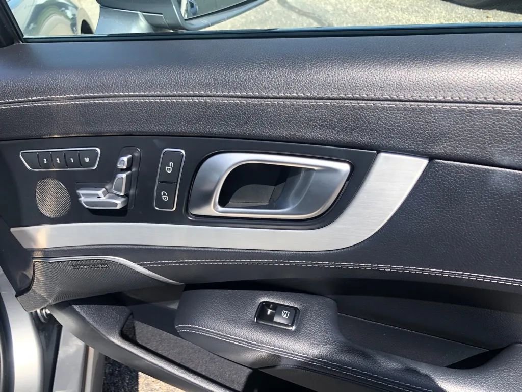 Used 2015 Mercedes-Benz SL 400 image 7