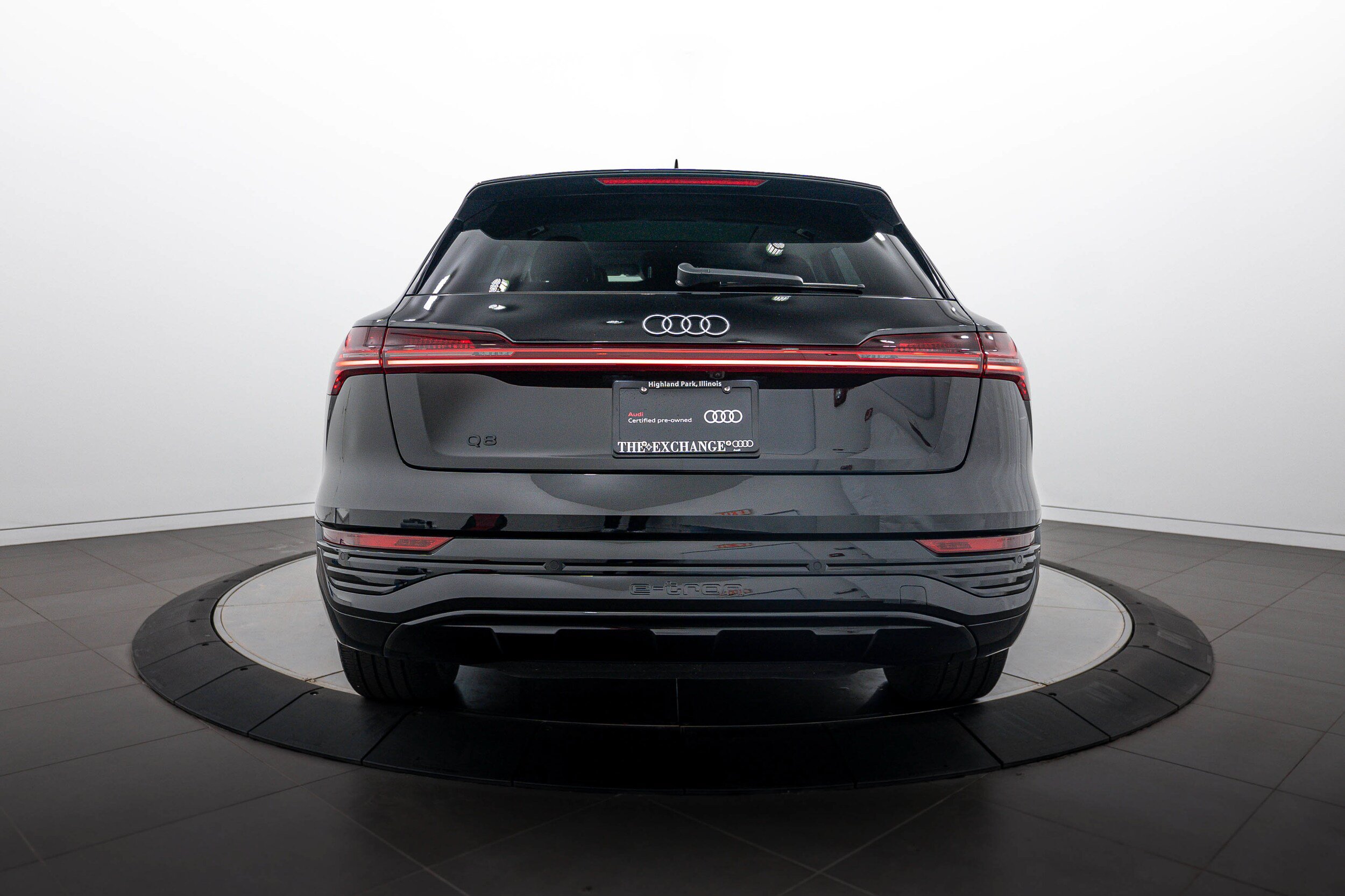 Certified 2024 Audi Q8 e-tron Prestige AWD/4WD image 20