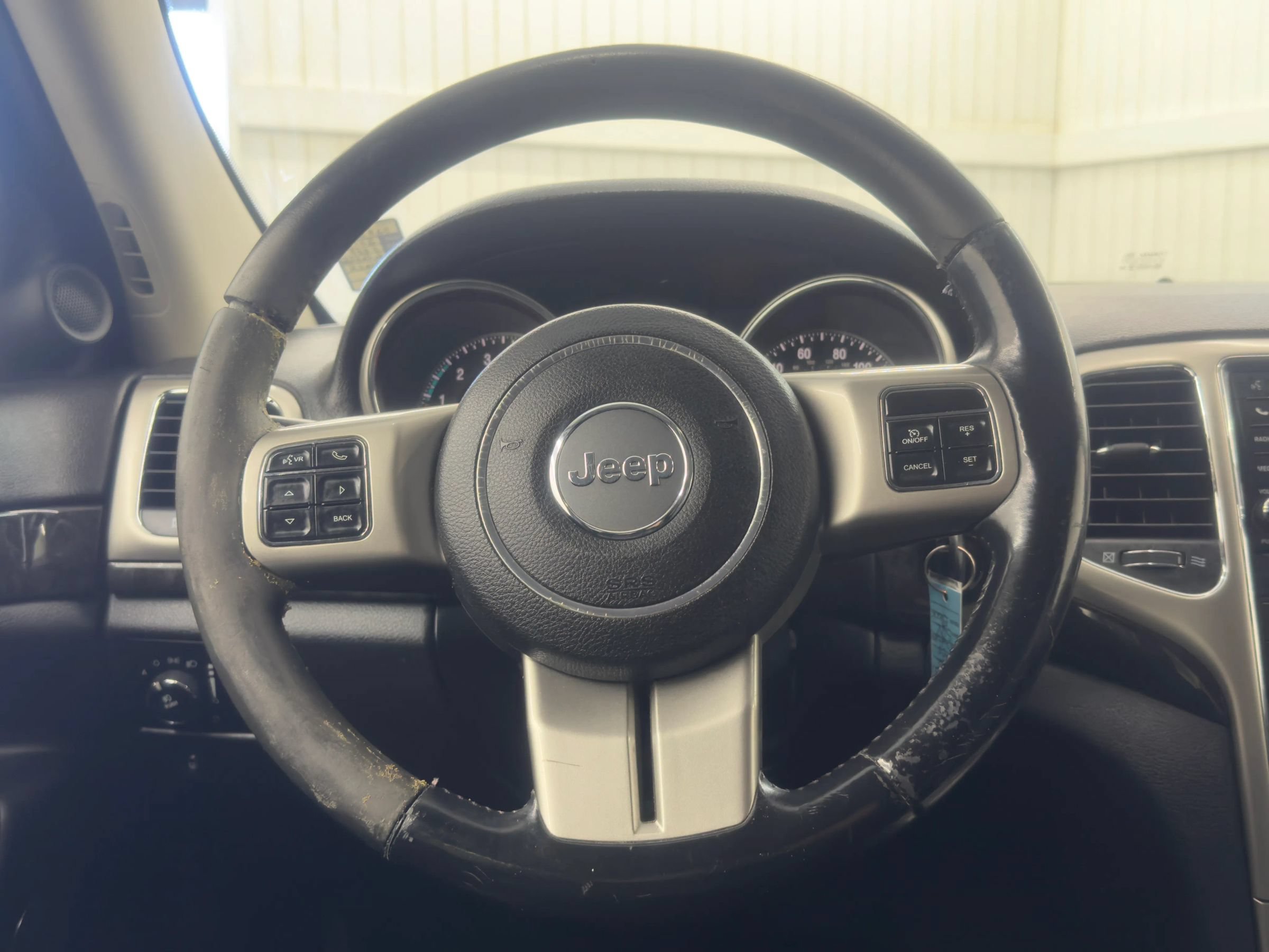 Used 2013 Jeep Grand Cherokee Laredo AWD/4WD image 15