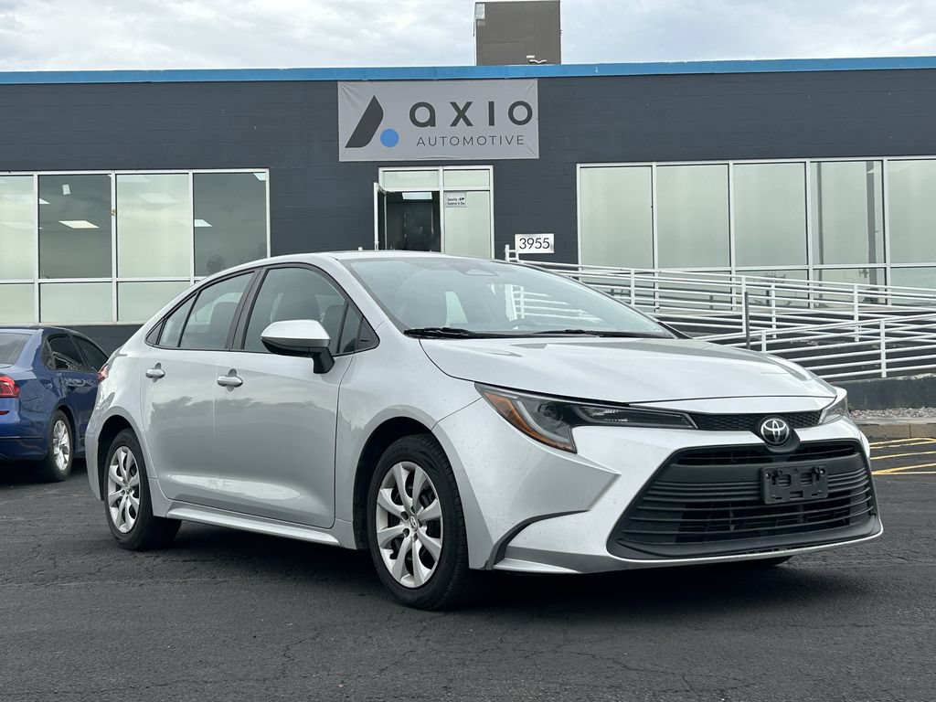 Used 2024 Toyota Corolla LE FWD image 1