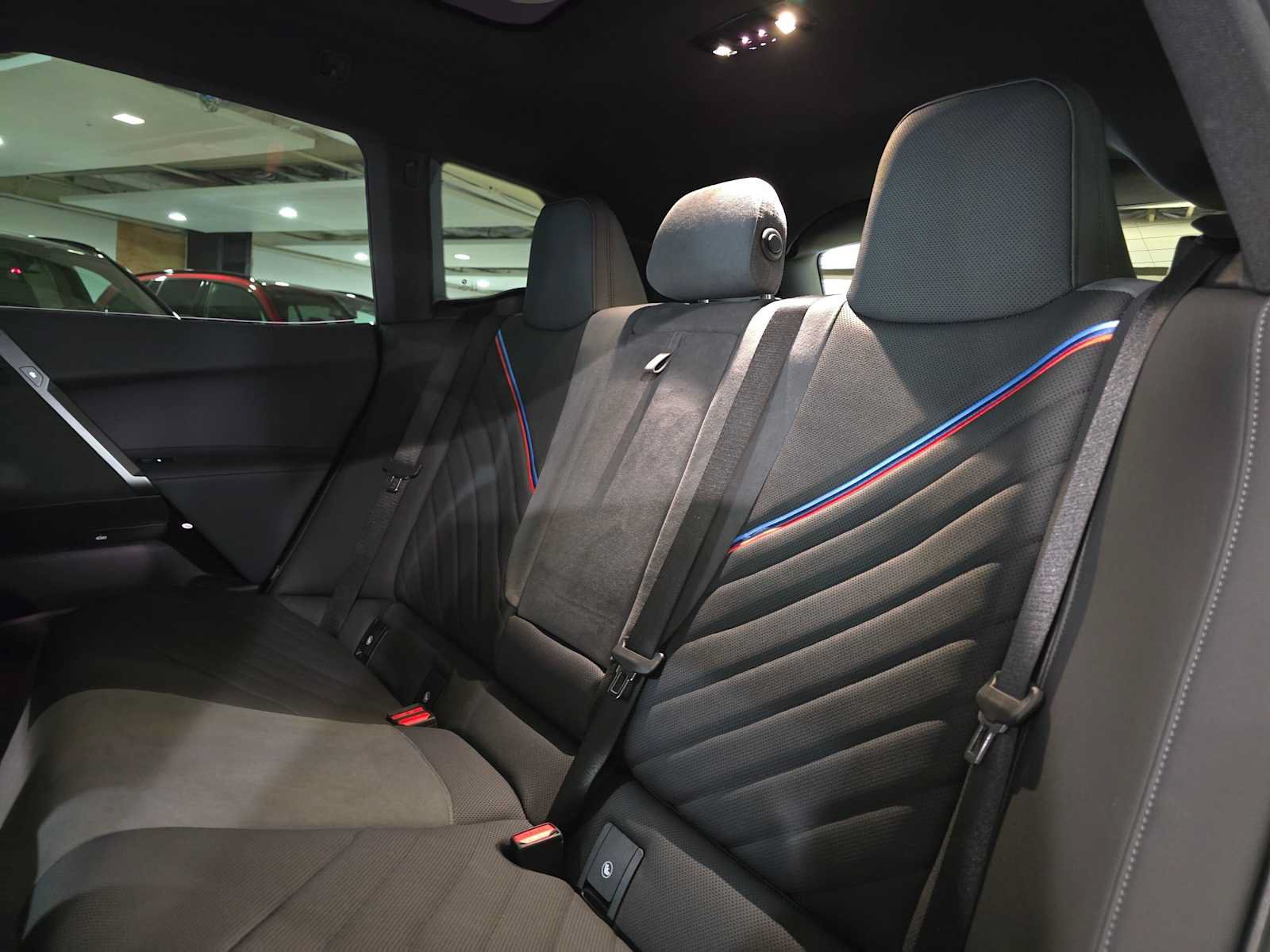 Used 2026 BMW iX xDrive60 w/ M Sport Package AWD/4WD image 17