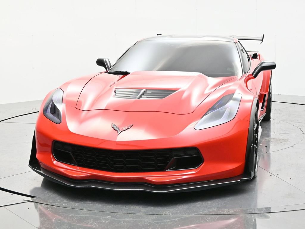 Used 2015 Chevrolet Corvette Z06 w/ 3LZ Preferred Equipment Group RWD image 2