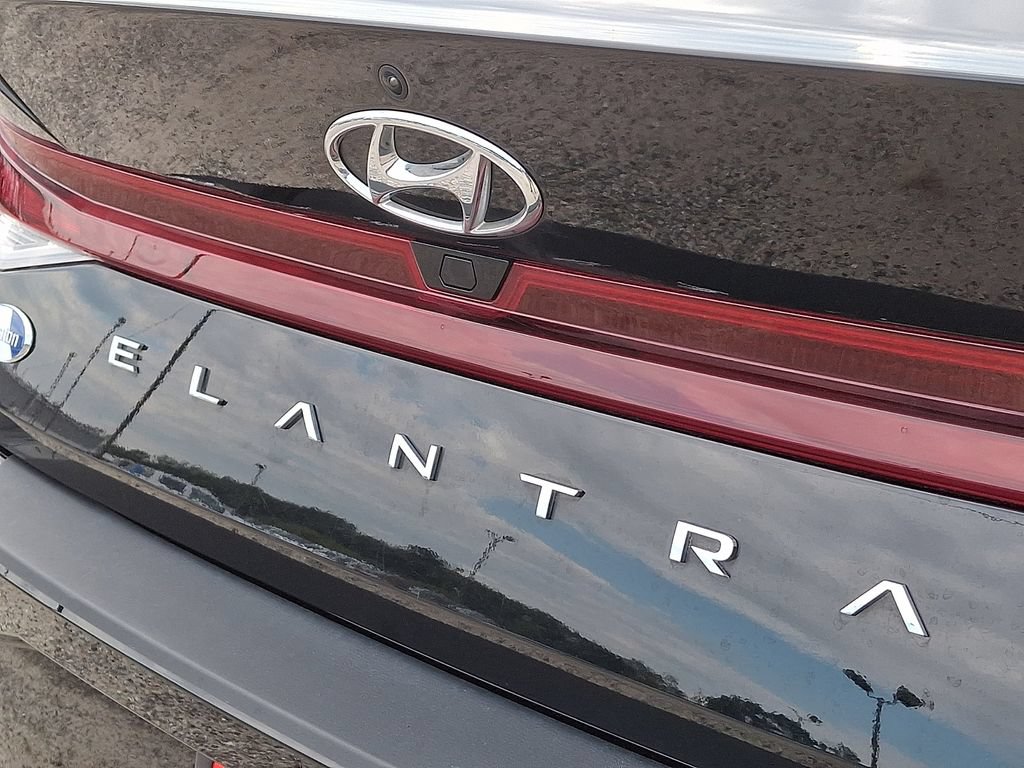 Used 2023 Hyundai Elantra SEL FWD image 32