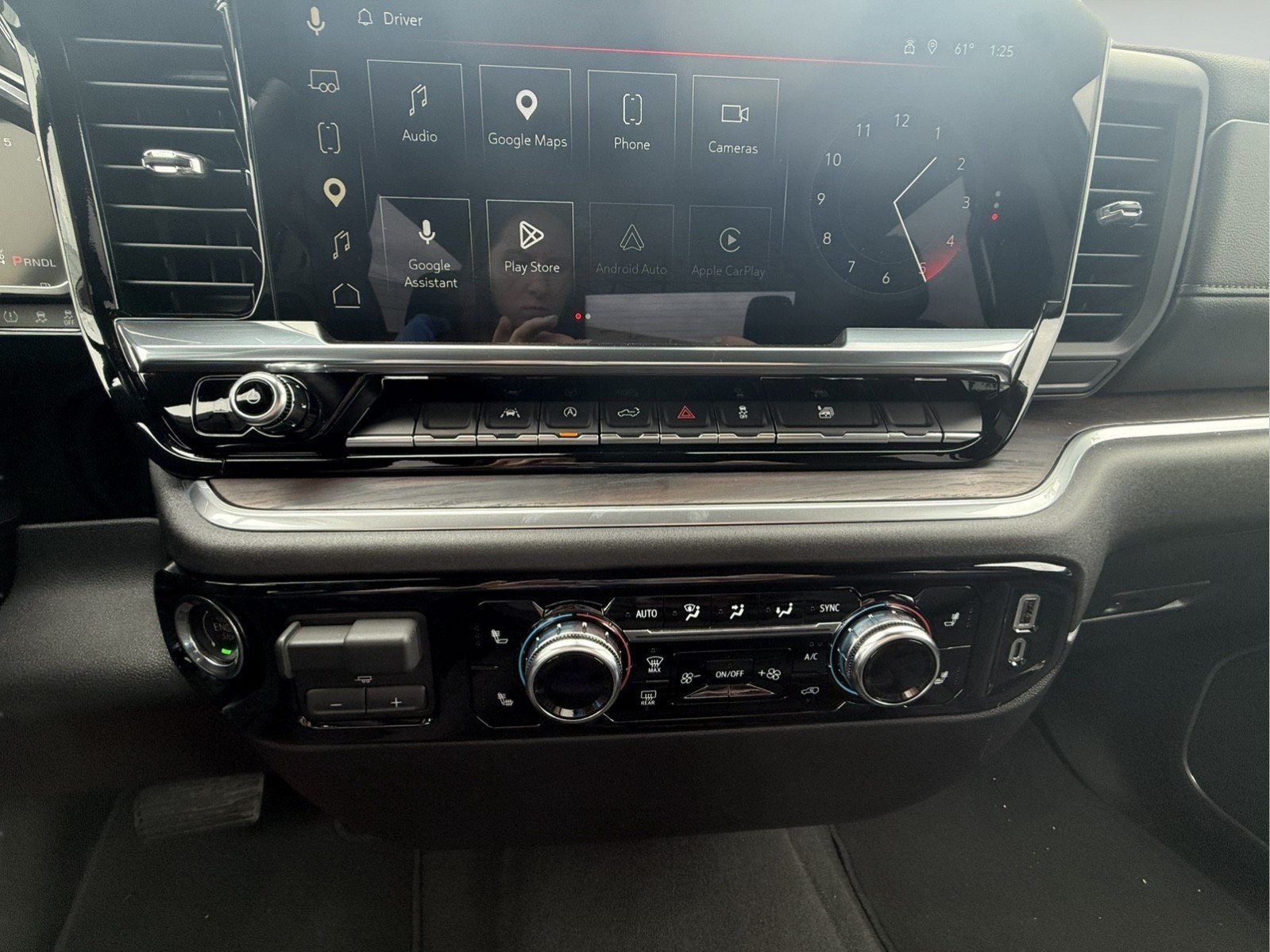 Used 2026 GMC Sierra 1500 SLT AWD/4WD image 18