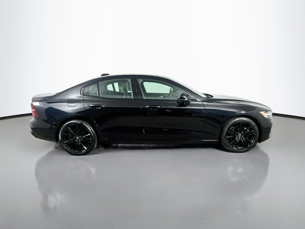 Used 2023 Volvo S60 B5 Plus FWD image 7